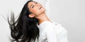 Cara Meluruskan Rambut Keriting atau Bergelombang Secara Alami Tanpa Catok