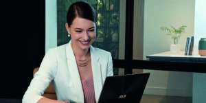Baterai Laptop Zenbook S UX391UA Dikeluhkan, Ini Kata Asus