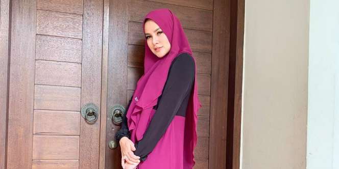 Berhijab Syari, Olla Ramlan Panen Pujian dari Rekan Artis