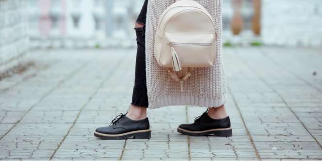 4 Inspirasi Tampil Lebih 'Stunning' dengan Sneakers
