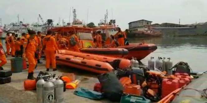Video Penyelam Dikerahkan Cari Korban Jatuhnya Lion Air JT610