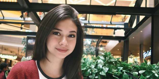 Selalu 'On Point' Saat Traveling, Ini Barang Bawaan Wajib Yuki Kato