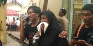 Tangis Pilu Ibunda Mencari Anaknya, Penumpang Lion Air JT-610