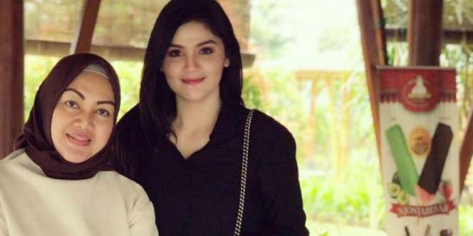 Foto Jadul Hilda Vitria Khan Jadi Sorotan