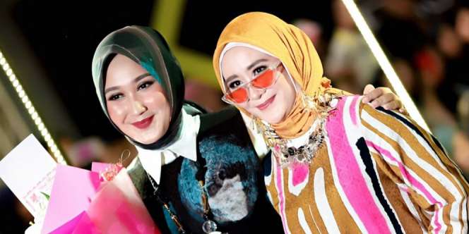 Berhijab Saat Melenggang di Runaway, Ryana Dea Disebut Mirip Dian Pelangi