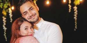 Lihat Pose Mesra Asmirandah dan Sang Suami, Jomblo Jangan Iri!