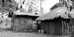 Bule Misterius Hidup Miskin di Desa Terpencil, Asalan Bikin Geregetan