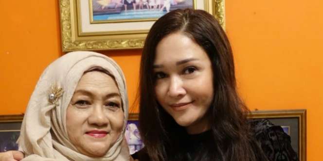 Doa Ibunda untuk Maia Estianty dan Irwan Mussry