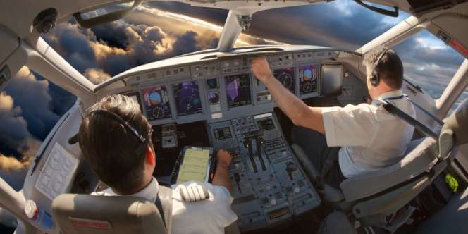 Dunia Tercengang, 1dari 2 Pendaratan Menegangkan Ini Diawaki Pilot Indonesia