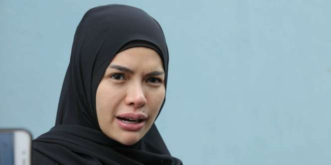 Foto Tanpa Hijab, Bahas Iblis-Neraka, Nikita Mirzani Bikin Geger
