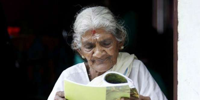 Nenek 96 Tahun Lulus Sekolah, Nilai 'Cumlaude'