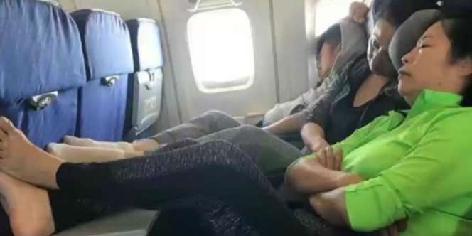 Dua Wanita Ini `Dimusuhi` Penumpang Satu Pesawat