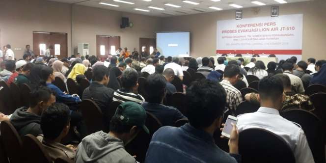 Kepiluan Keluarga Korban JT610 Hadapi Pemaparan Evakuasi