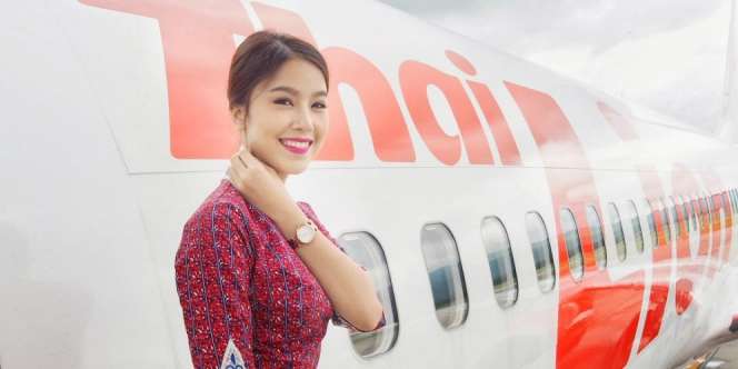 Pesona Miss Thailand 2014 yang Memilih Jadi Pramugari Lion Air