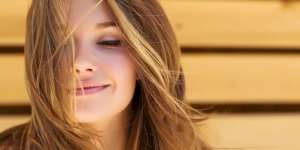 5 Trik Rambut Tetap 'Stunning' Setelah Bangun Tidur