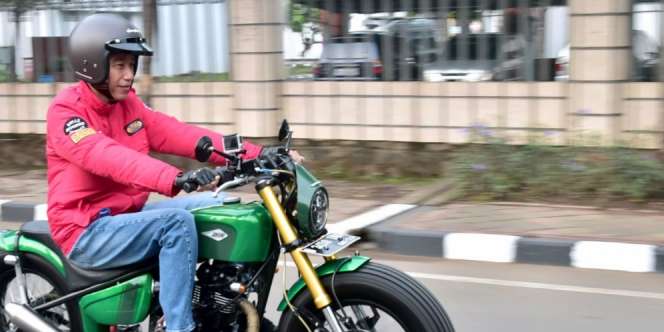 Tunggangi Kawasaki Kustom, Lampu Motor Jokowi Ramai Dibahas