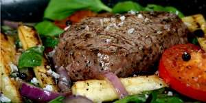 Ingin Tidur Lebih Nyenyak? Hindari Makanan Ini