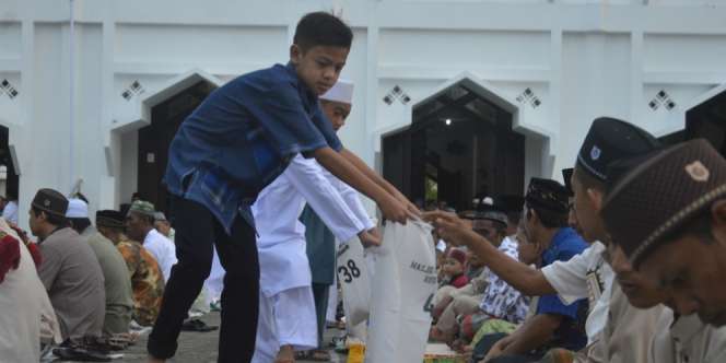 Masya Allah... Masyarakat Indonesia Paling Dermawan di Dunia