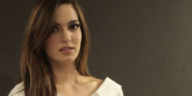 Niat Pamer Tas Favorit, Busana Nia Ramadhani Malah yang Dilirik