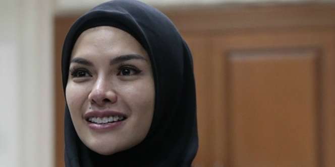 Curhat Menggetarkan Nikita Mirzani Saat Umroh