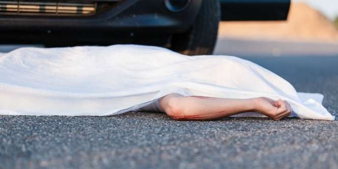 Video Detik-detik Penonton Drama 'Surabaya Membara' Jatuh Terserempet Kereta