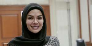 Beredar Foto Nikita Mirzani Perlihatkan Rambut, Lepas Hijab?