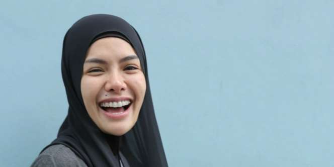 Nikita Mirzani: Kalau Gue Lepas Hijab, Kenapa?