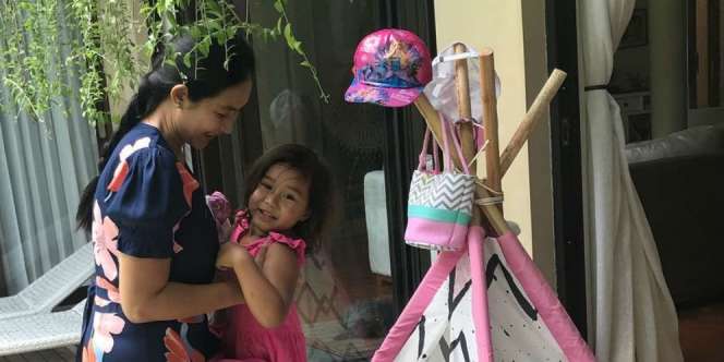 Lucunya Putra Widi Mulia 'PDKT' dengan Putri Happy Salma