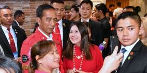 Senangnya TKI di Singapura Makan Bareng Jokowi, Sampai Gemetar