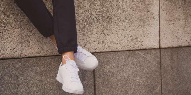 Berhentilah Menggunakan Sneakers Tanpa Kaus Kaki, Bahaya!