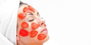 Khasiat Masker Stroberi Bikin Wajahmu Glowing