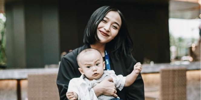 Rinni Wulandari: Jadi Ibu Harus Pintar