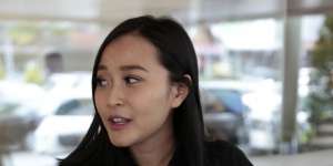 Rinni Wulandari Ubah Citra Lewat Baju
