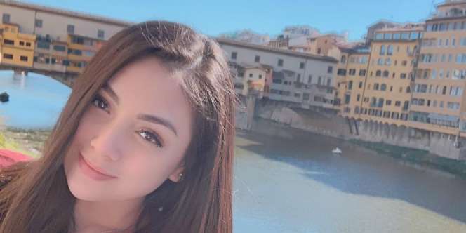 Bukan Penampilan, Caption Foto Celine Evangelista Bikin Penasaran