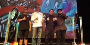 Bidik Milenial, Corsa Gandeng Dua Seniman untuk Desain Ban