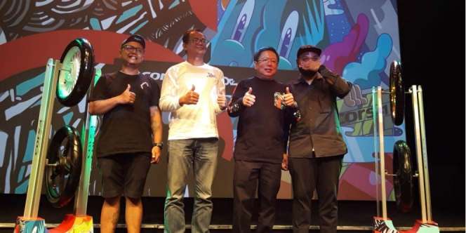 Bidik Milenial, Corsa Gandeng Dua Seniman untuk Desain Ban