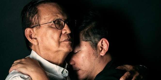 Berjuta Makna di Balik Foto Gading Peluk Roy Marten