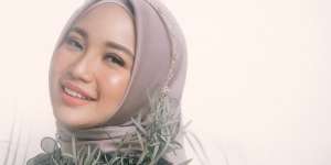 Dukung Suami Nyaleg, Chacha Frederica Rela Lakukan Ini