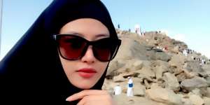 Didekati Banyak Pria Tajir hingga Ditawari Mobil, Ini Sosok Artis Ria Winata