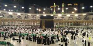 Fenomena Langka di Langit Mekah, Bulan Tepat di Atas Kabah