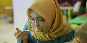 Kebiasaan Mulia Rasulullah SAW Saat Makan