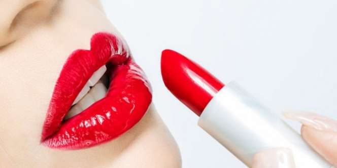15 Cara Memerahkan Bibir Secara Alami dan Cepat, Tanpa Efek Samping