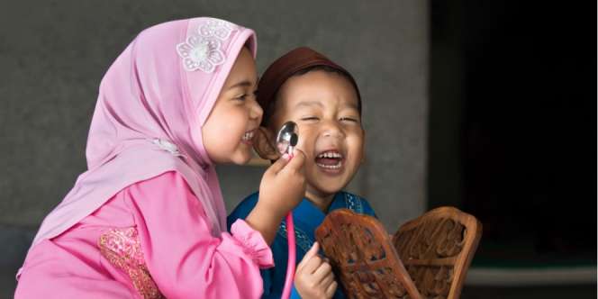 Kapan Anak Perempuan Dianjurkan Mulai Berhijab?