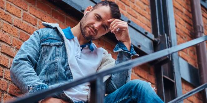 Para Pria Perlu Tahu Tips Tampil Keren dengan 'Double Denim'