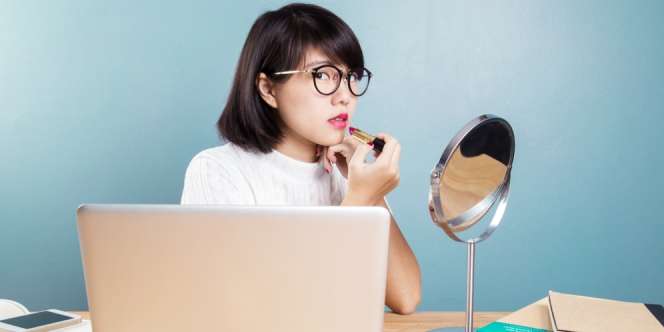 Deretan Makeup Hacks yang Bisa Jadi Penyelamat Saat Darurat