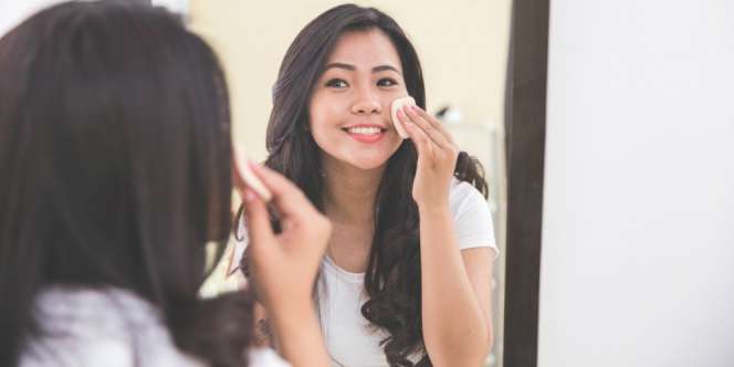 Expert Tips Aplikasikan Bedak agar Riasan Tidak Terlihat Cakey