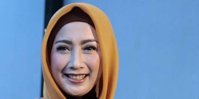 Reaksi Dessy Ratnasari Ditanya Soal Pernikahan Maia dan Irwan Mussry