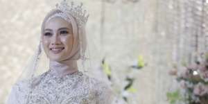 Melody Eks JKT48 Tampil Bercadar, Netizen Heboh