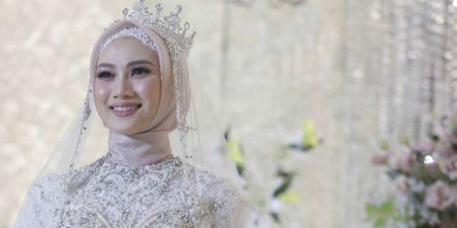 Melody Eks JKT48 Tampil Bercadar, Netizen Heboh