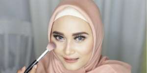 2 Cara Praktis Bersihkan Wajah Bagi yang Hobi Make Up